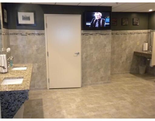 More Photos Of 289 Elm St, Marlborough Warehouse For Lease