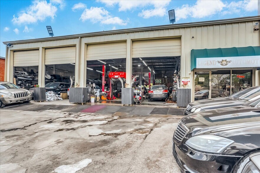 More Photos Of 8504 Hillcroft St, Houston Warehouse For Sale