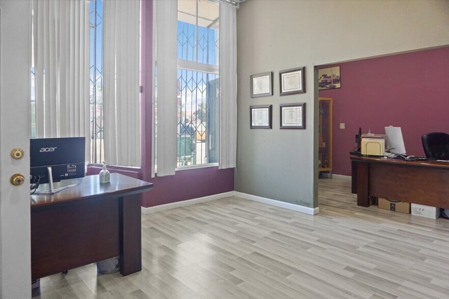 More Photos Of 1427-1431 S Pacific Ave, San Pedro Storefront Retail Office For Sale