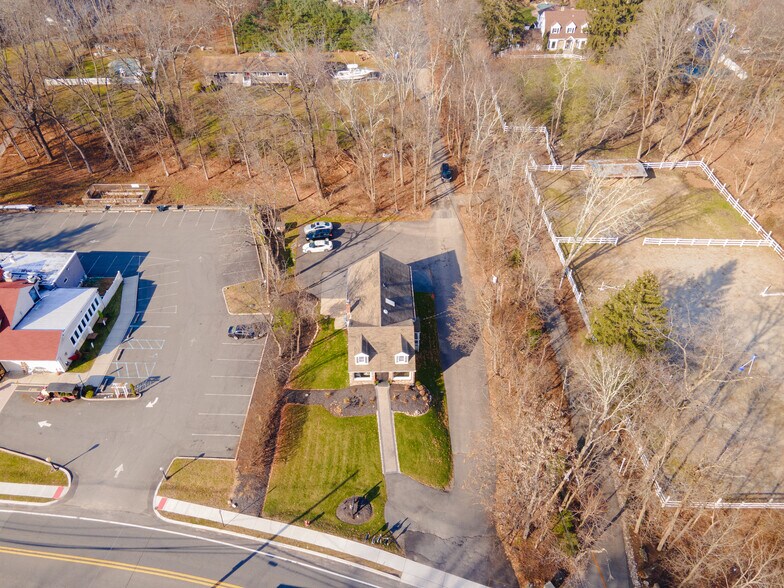 More Photos Of 593 Ramapo Valley Rd, Oakland Medical For Lease
