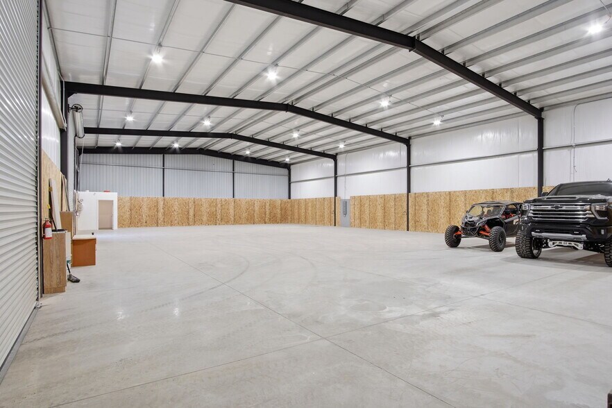 More Photos Of 8217 Lander Ave, Hilmar Flex For Lease