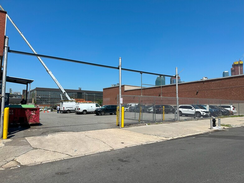 More Photos Of 49-70 31st St, Long Island City Manufacturing For Lease