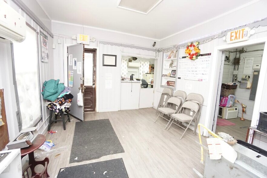 More Photos Of 25580 Lakeland Blvd, Euclid Veterinarian Kennel For Sale