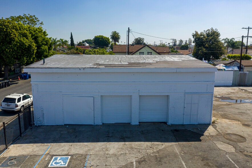 More Photos Of 110 E 62nd St, Los Angeles Auto Repair For Lease