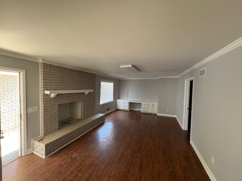 More Photos Of 912 St Andrews Rd, Columbia Office For Sale