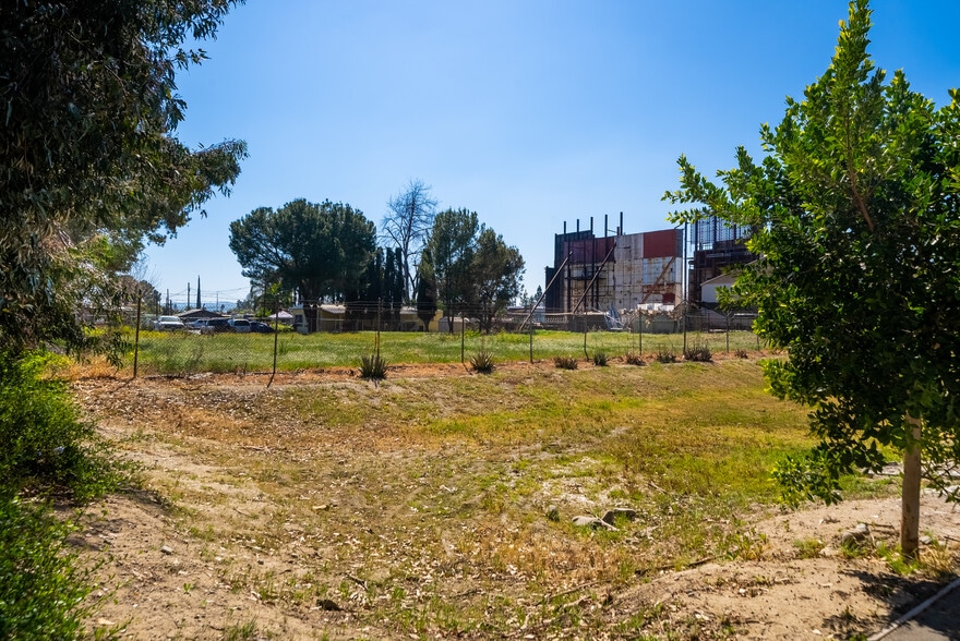 More Photos Of , Ontario Unknown For Sale