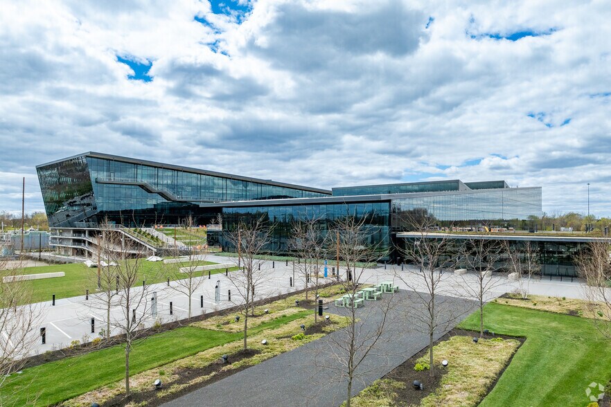 More Photos Of 910 John St, Columbus Office For Lease