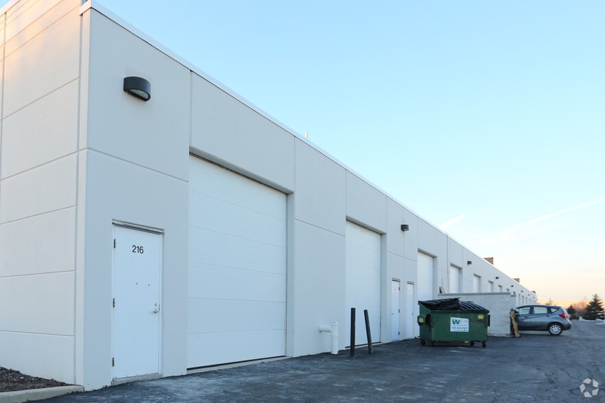 More Photos Of 1510 S Sylvania Ave, Sturtevant Flex For Lease