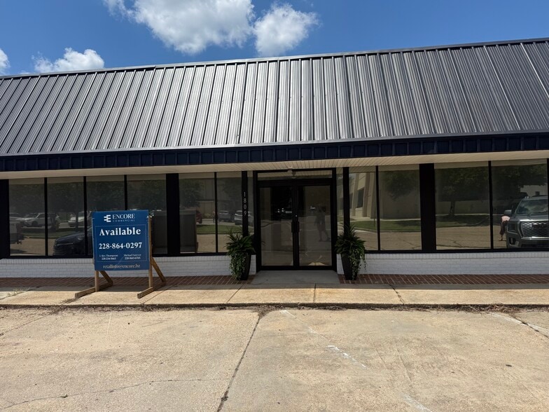 More Photos Of 1809 24th Ave, Gulfport Storefront Retail Office For Lease