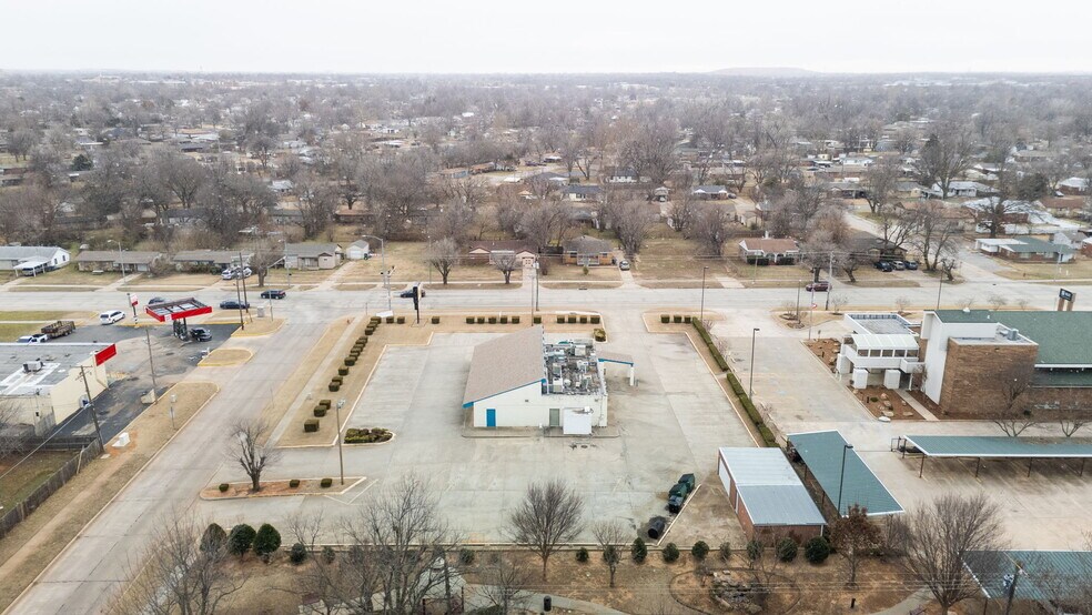 More Photos Of 3731 SE 15th St, Del City General Retail For Sale