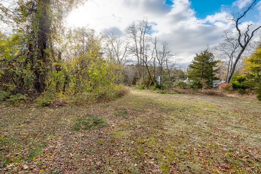 More Photos Of 1662 Route 206, Southampton Specialty For Sale