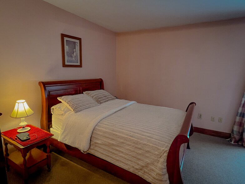 More Photos Of 7 Depot St, Long Eddy Hotel For Sale