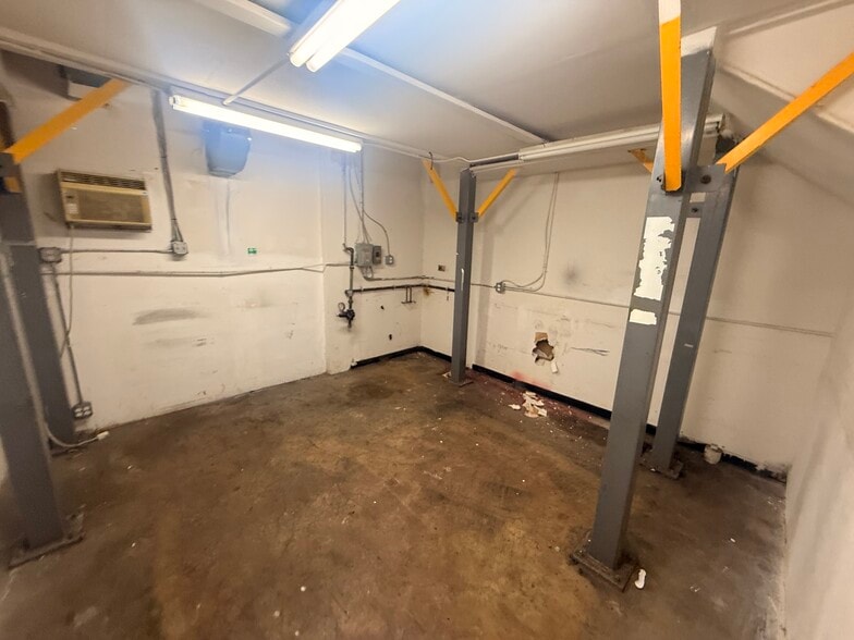 More Photos Of 230 Marion Ave, Linden Research And Development For Sale