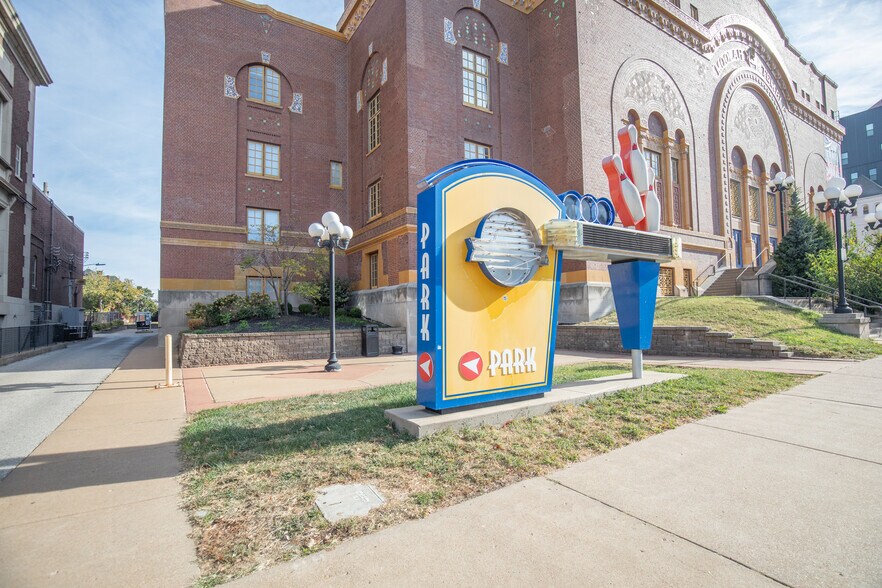 More Photos Of 3821 Lindell Blvd, Saint Louis Apartments For Lease