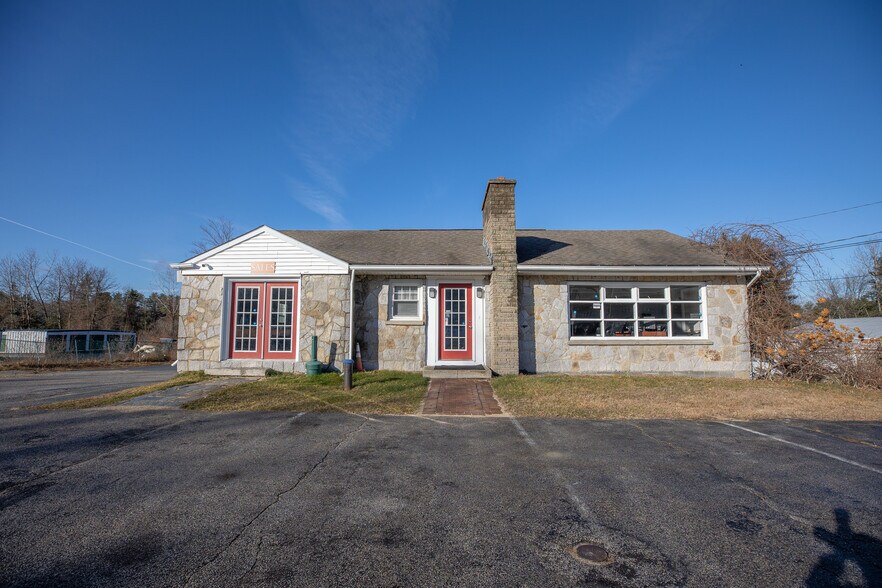 More Photos Of 1170 Hooksett Rd, Hooksett Storefront Retail Office For Lease