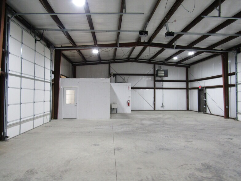 More Photos Of 650 Springplace Rd, Lewisburg Freestanding For Lease