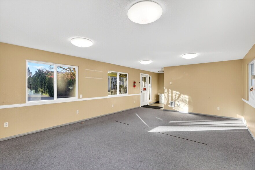 More Photos Of 2596 12th Pl SE, Salem Medical For Sale