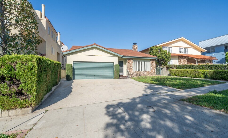 More Photos Of 723 E Tujunga Ave, Burbank Multifamily For Sale