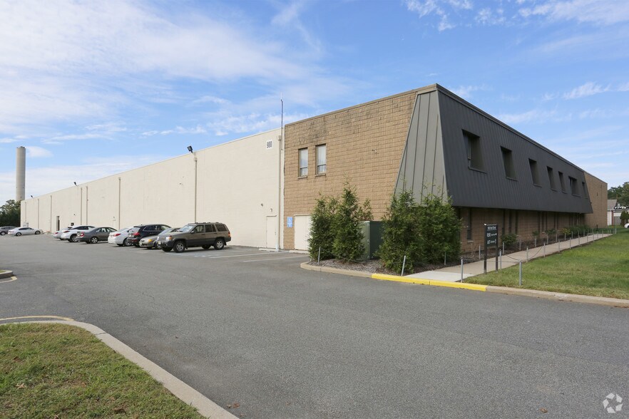 More Photos Of 900 Hart St, Rahway Warehouse For Lease