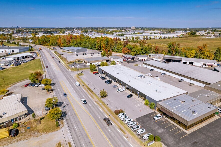 More Photos Of 4735 Poplar Level Rd, Louisville Light Distribution For Lease