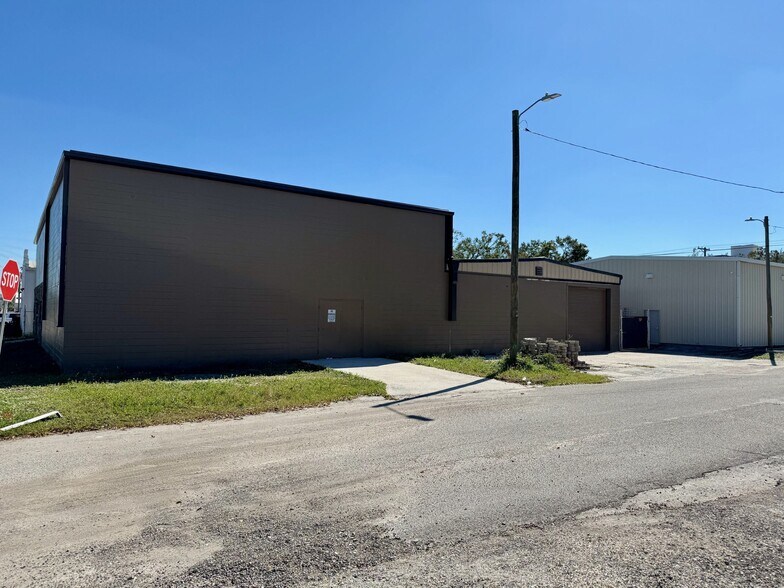 More Photos Of 2403 E 4th Ave, Tampa Warehouse For Lease