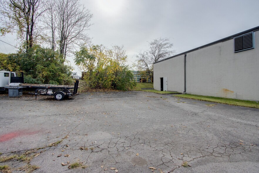More Photos Of 1109 Elm Hill Pike, Nashville Religious Facility For Sale