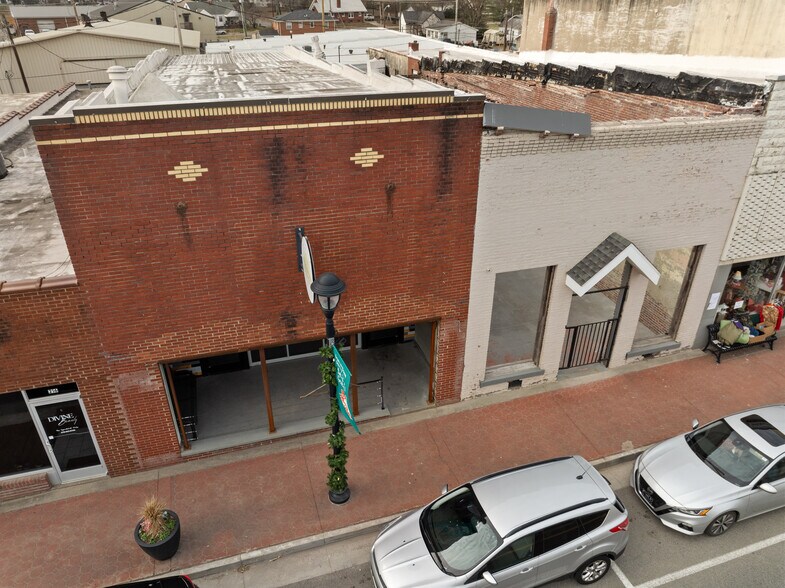 More Photos Of 218 N Main St, Beaver Dam General Retail For Sale