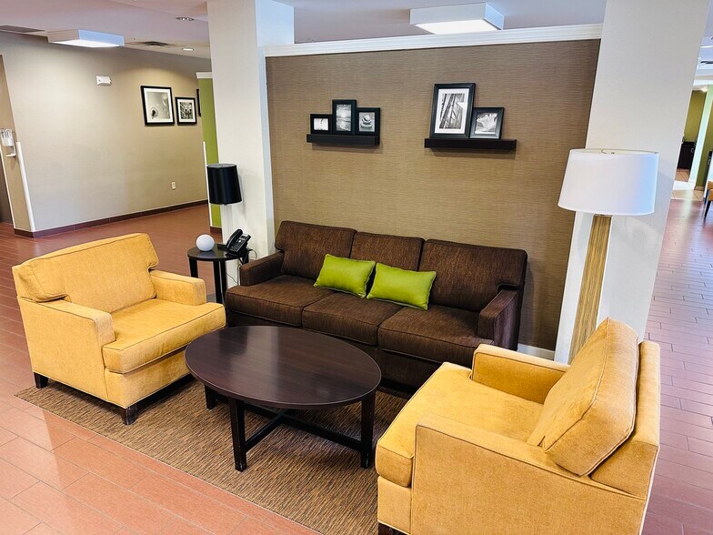 More Photos Of 4450 Rhea County Hwy, Dayton Hotel For Sale