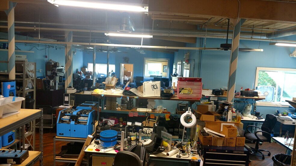 More Photos Of 1548 Burden Lake Rd, Averill Park Warehouse For Lease