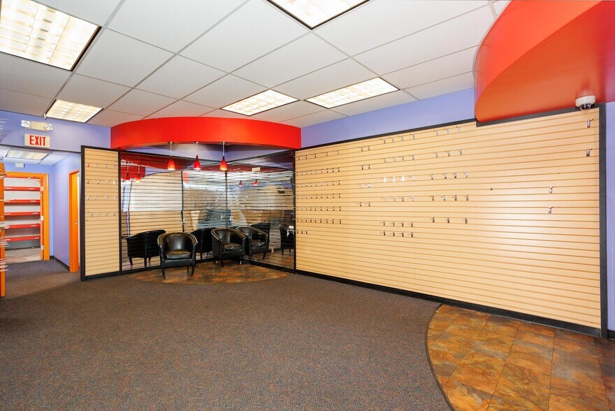 More Photos Of 8201 SE Powell Blvd, Portland General Retail For Sale