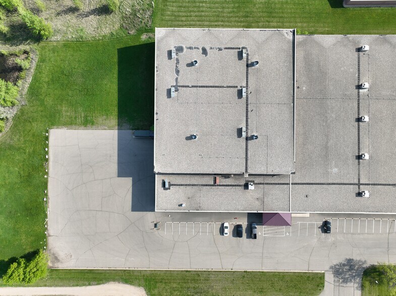 More Photos Of 3901 Abbott Dr, Willmar Freestanding For Sale