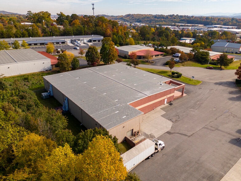 More Photos Of 1470 E Weisgarber Rd, Knoxville Light Distribution For Lease