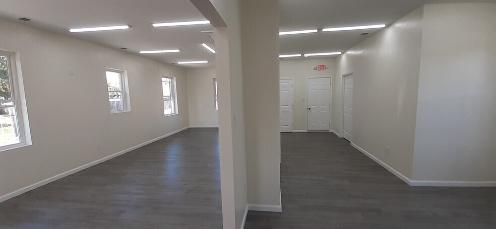 More Photos Of 4114 Dill Rd, Richmond Storefront Retail Office For Sale