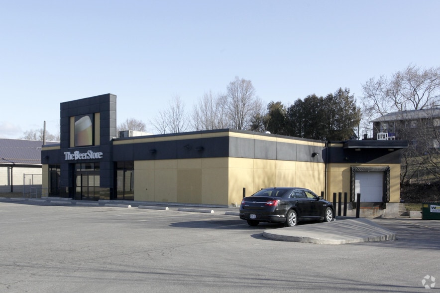 Primary Photo Of 51 Millside Dr, Milton Freestanding For Lease