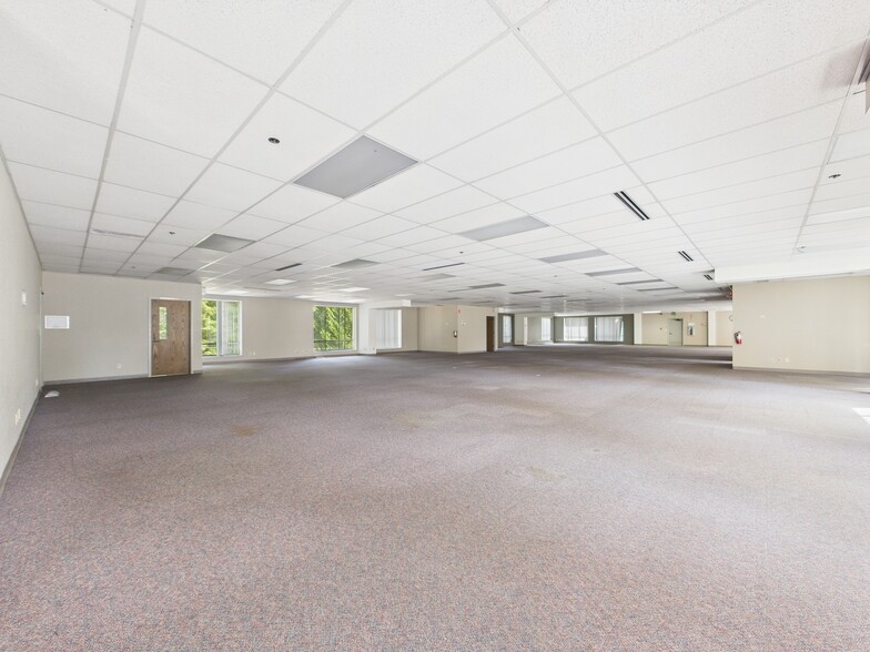 More Photos Of 4500 3rd Ave SE, Lacey Office For Sale