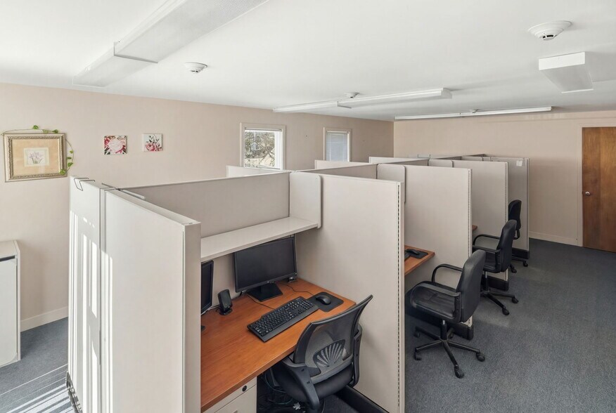More Photos Of 540-544 Douglas Ave, Providence Office For Sale