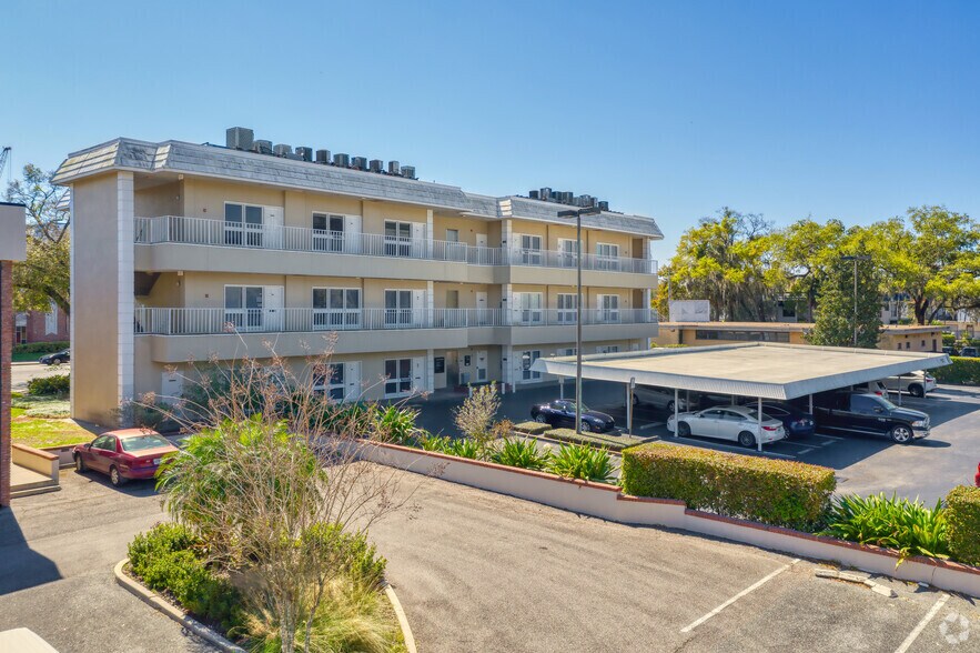 More Photos Of 425 W Colonial Dr, Orlando Office Residential For Lease