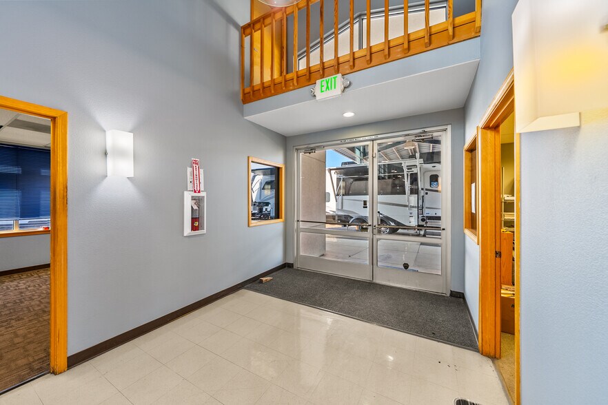 More Photos Of 1600 Coker Butte Rd, Medford Flex For Sale