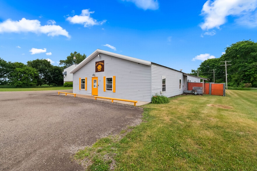More Photos Of 136 Concord Rd, Jonesville Office For Sale
