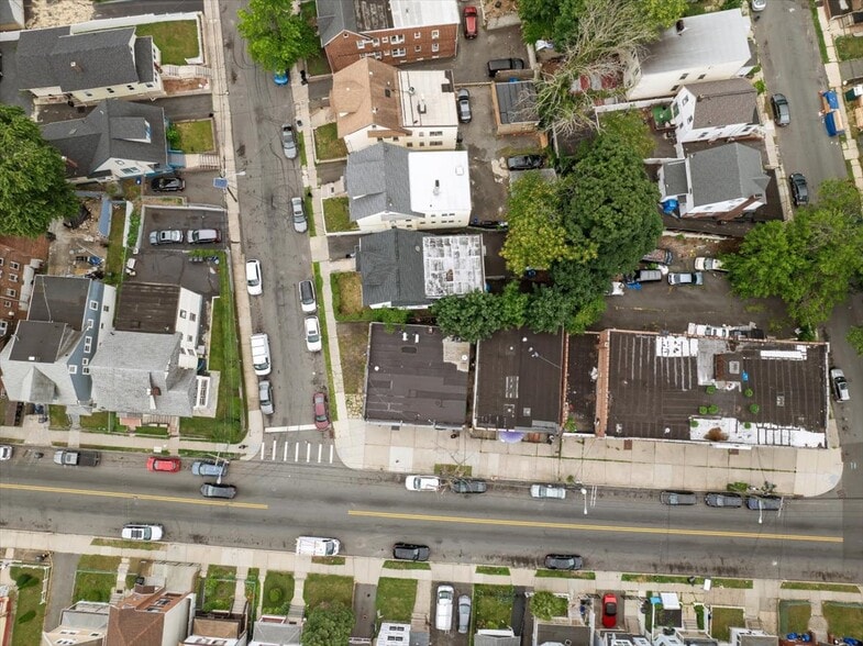 More Photos Of 347 Sanford Ave, Newark Convenience Store For Sale
