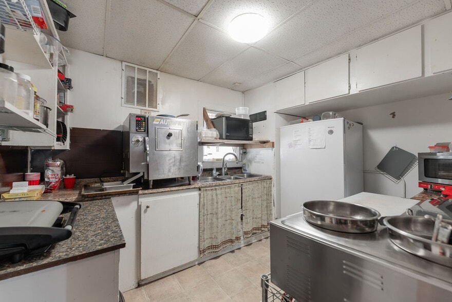More Photos Of 172 S Old Pacific Hwy, Myrtle Creek Bar For Sale