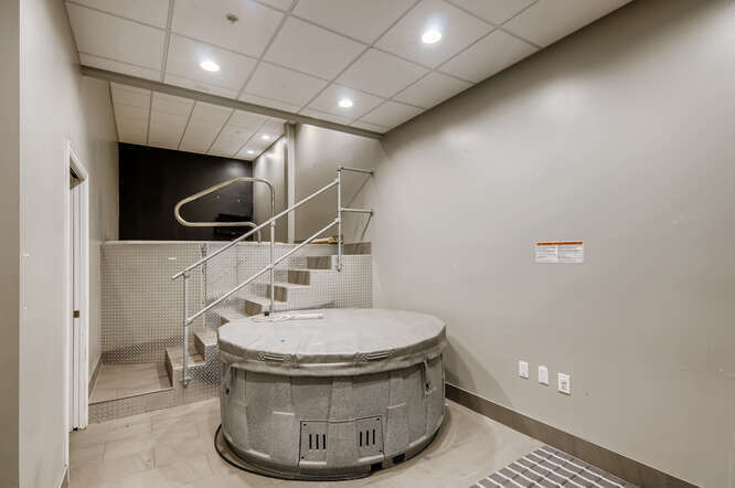 More Photos Of 4721 Ironton St, Denver Warehouse For Lease