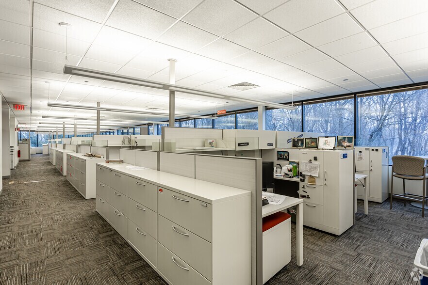 More Photos Of 200 Great Pond Dr, Windsor Office For Lease