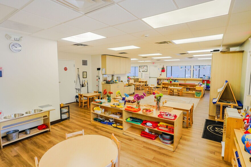 More Photos Of 2358 Shallowford Rd, Marietta Daycare Center For Sale