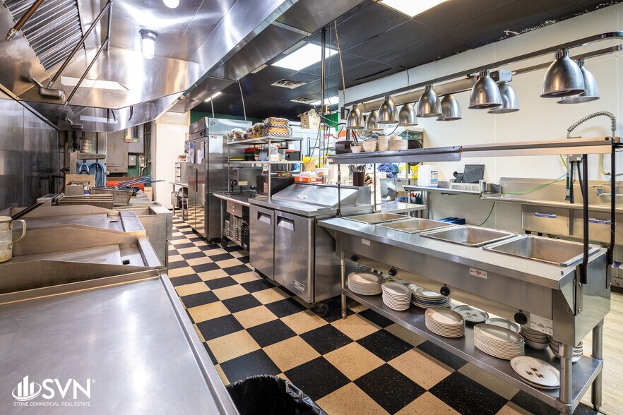 More Photos Of 409 N Main St, Nicholasville Restaurant For Sale