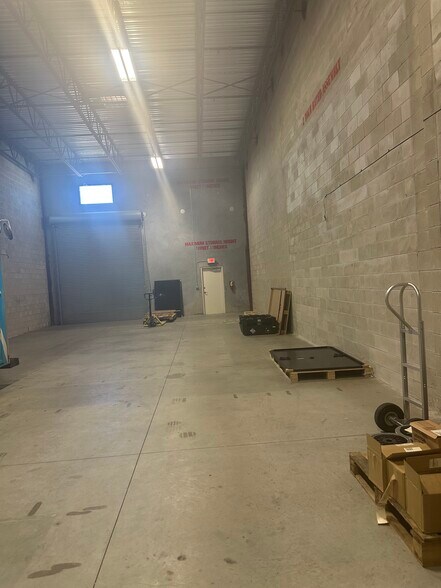 More Photos Of 4428-4450 Eagle Falls Pl, Tampa Warehouse For Lease