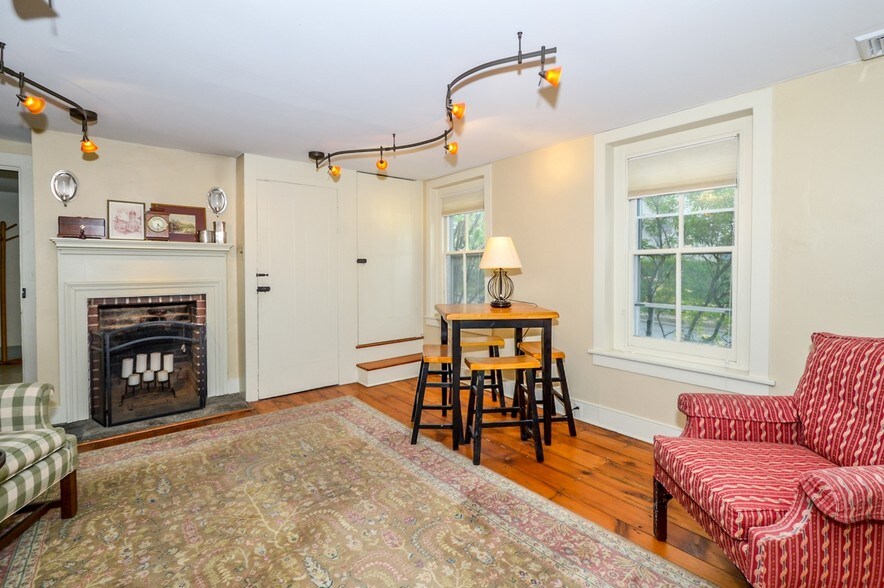 More Photos Of 69 E Oakland Ave, Doylestown Office For Sale