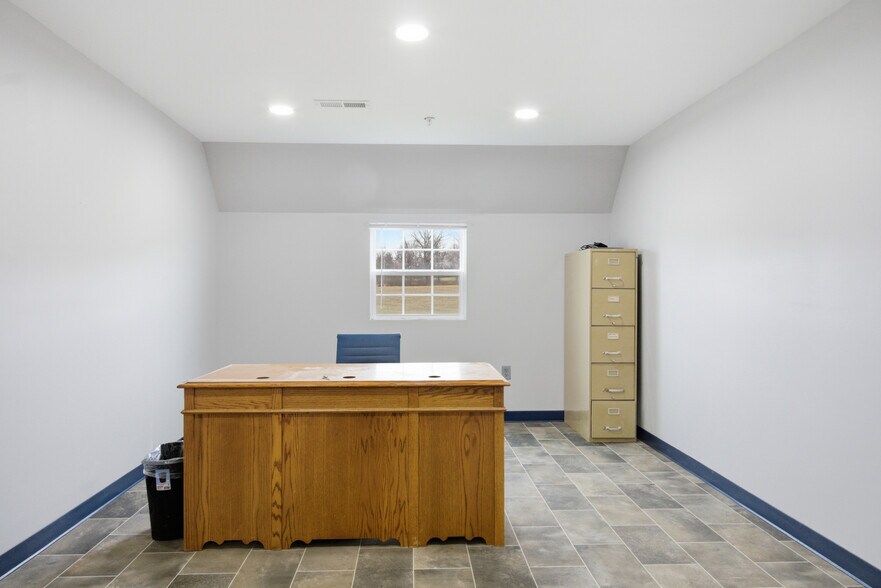 More Photos Of 5192 Dominion Dr, Dublin Warehouse For Sale