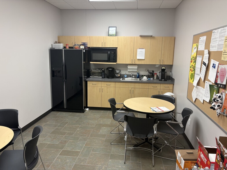 More Photos Of 920 Hemsath Rd, Saint Charles Warehouse For Sale