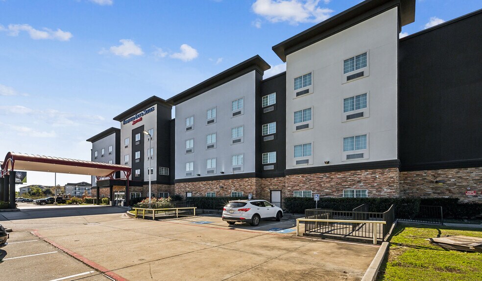 Primary Photo Of 24519 Interstate 45 Fwy, Spring Hotel For Sale